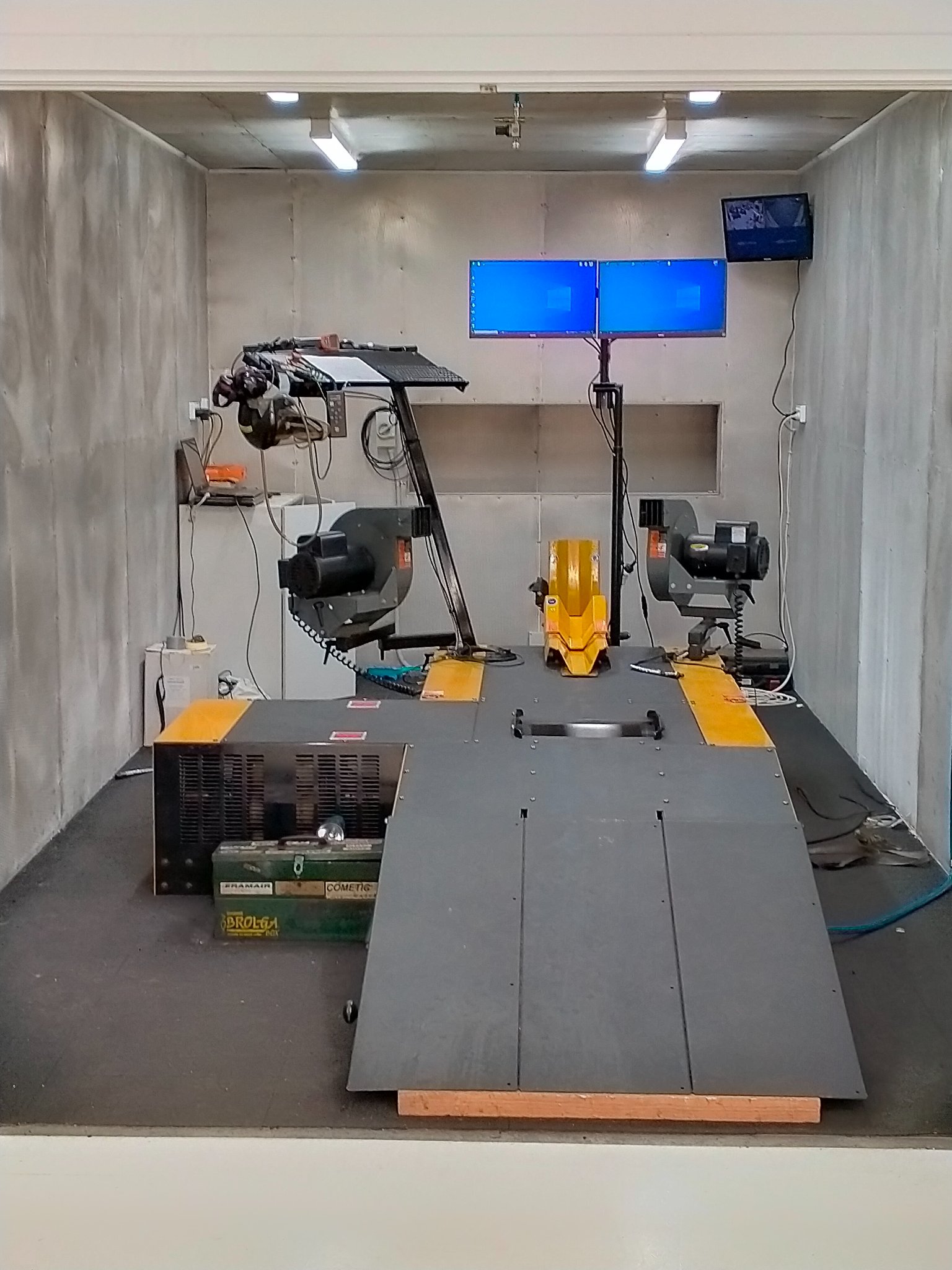 Services Neville Lush Racing